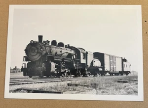BLACK & WHITE TRAIN PHOTO - 5X7" - UNION PACIFIC ENGINE #2256 - Picture 1 of 2