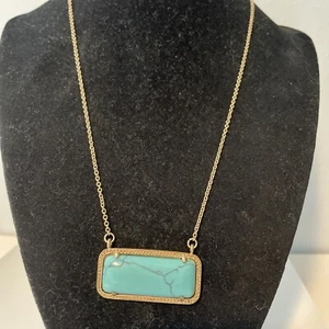 Pendentif de couleur turquoise en détresse sur chaîne de couleur or 21" - Photo 1/5