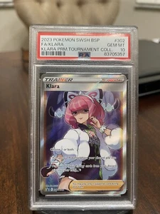 PSA 10 GEMA COMO NUEVO Pokémon Klara Estrella Negra Promo SWSH302 Klara Torneo Premium - Imagen 1 de 2