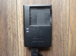 CANON CB-2LD Battery Charger (US Version) compatible with PowerShot camera - Picture 1 of 3
