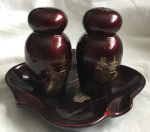 Royal WKS japanischer Tempel Textur bemalt rot Salz & Pfeffer Shaker mit Teller - Bild 1 von 11