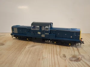 Heljan Class 17 BR Blue D8529 Spares Or Repairs. 00 Gauge 17021 - Picture 1 of 14