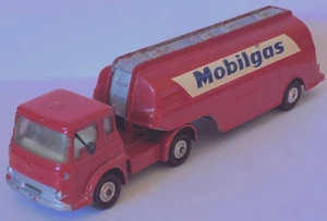 Corgi Major Toys No.1140 Bedford TK Mobilgas Articulated Petrol Tanker (1965-67) - Picture 1 of 16