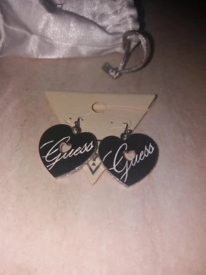 Orecchini donna GUESS cuore pendenti in acciaio Swarovski nuovi con scatola - Immagine 1 di 4