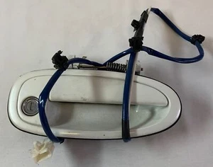 1995-99 Toyota Avalon front right exterior DOOR HANDLE ~ white - Picture 1 of 2