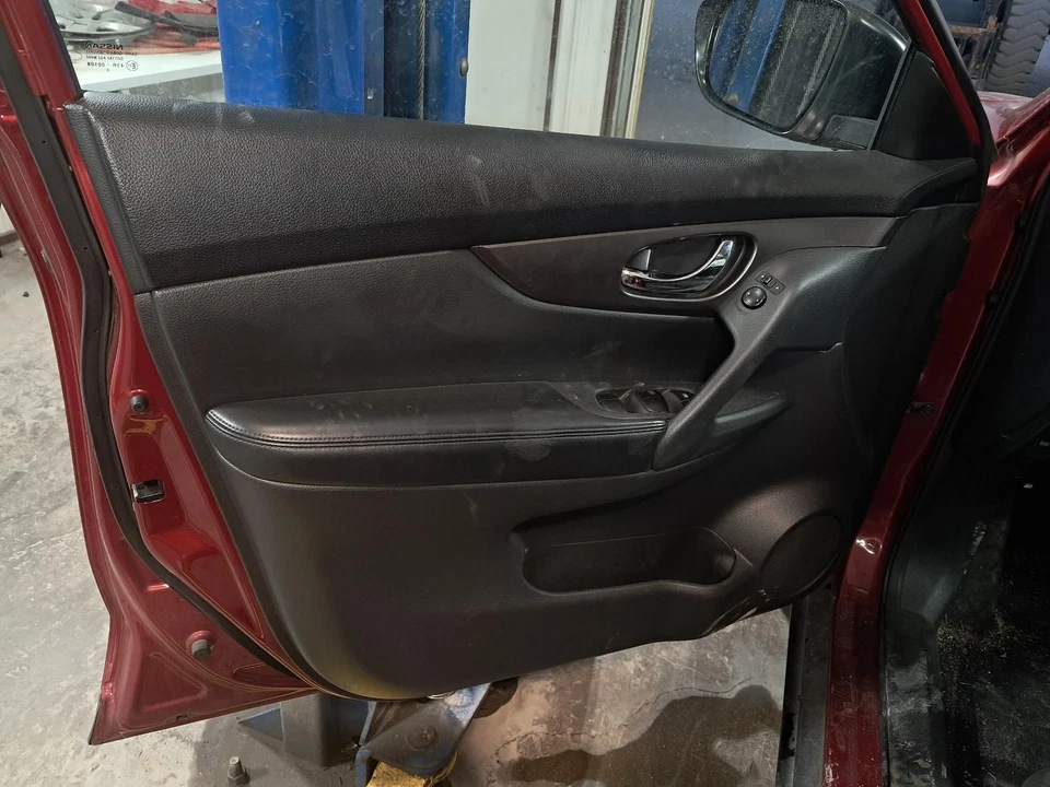 Used Front Left Door Interior Trim Panel fits: 2016 Nissan Rogue  Grade A - Изображение 1 из 4