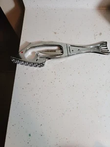 VINTAGE FISH-MASTER SCALER KNIFE STAINLESS MADE IN TAIWAN  - Picture 1 of 5