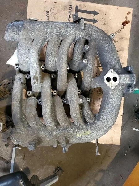 1997-2000 Ford Van E-150 E-250 Upper Intake Manifold 4.2L 6-256 OEM - Изображение 1 из 2