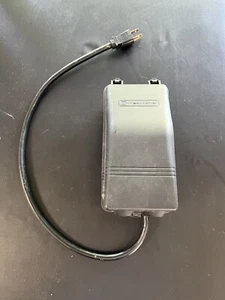 Intermatic 24 Hour Outdoor Timer Model HB1116R 1800 Watt 15 Amp Six Outlet Cover - Picture 1 of 3