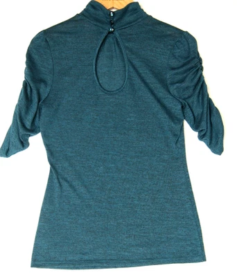 De Colección Casi Famosa Mujer L Azul Tejido Cuello Alto Acanalado Manga 3/4 Recortado Espalda Foto 1 de 4