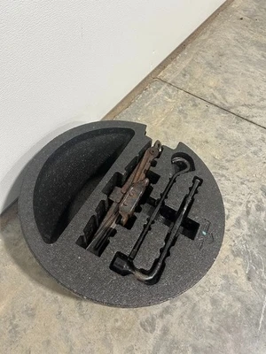 2006-2011 HONDA CIVIC SPARE TIRE EMERGENCY JACK TOOL KIT OEM GENUINE PART - Image 1 of 3