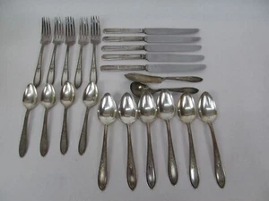 Flatware Set WM Rogers 22 Piece Lot - Picture 1 of 8