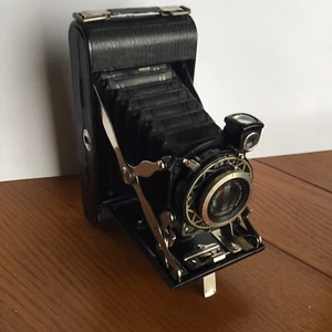 Vintage ENSIGN SELFIX 20 Camera with 105mm lens and original leather case - Picture 1 of 4