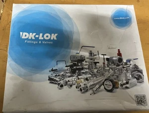 DK-LOK GT-16N-B, Female to female to male NPT, Pipe Tee, BRASS 1" FNPT -Box of 4 - Picture 1 of 6