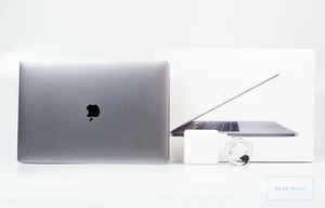 Apple MacBook Pro 15" Zoll Touchbar i9 2,9 GHz / 32GB / 512GB SSD / Pro Vega 20 - Bild 1 von 12