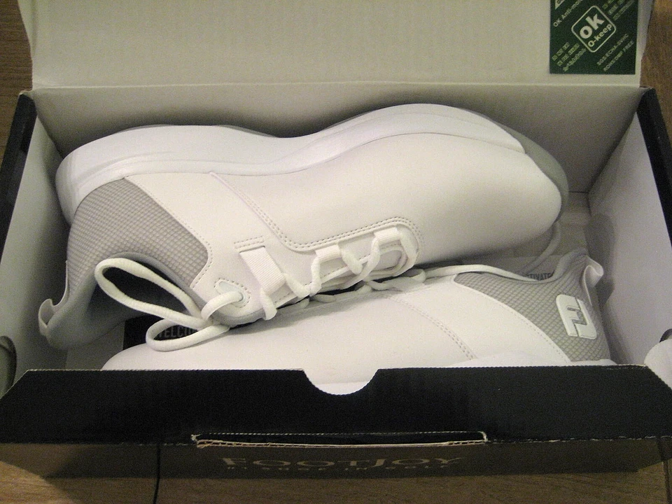 - Mens FJ FootJoy ProLite 56924 Spikeless Golf Shoes Size 8.5 Wide White/Gray