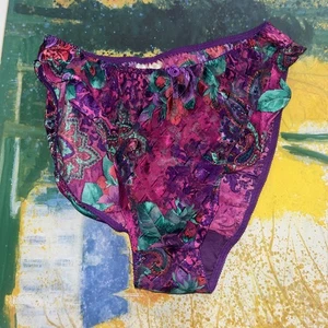 Vintage Victoria Secret Gold Label  Nylon Bikini  Panties Medium - Picture 1 of 13