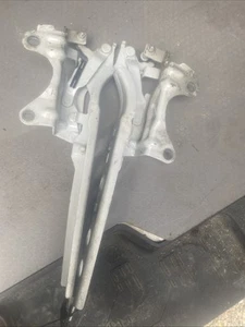 PORSCHE MACAN 95B BONNET HOOD HINGE HINGES X2 95B823302D 95B823301D 2014-2020 - Picture 1 of 4