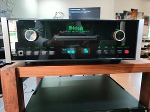 MCINTOSH MCD 301 LETTORE CD SACD CON TELECOMANDO COMPATIBILE - Foto 1 di 9