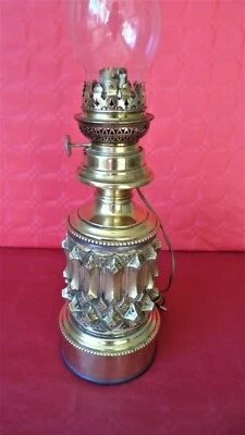 ANCIENNE LAMPE A PETROLE fin XIX eme GAUDARD laiton travaillé - Photo 1/4