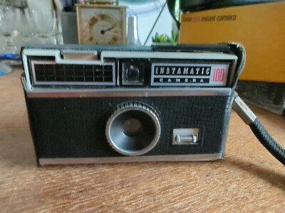 Appareil photo vintage Kodak Instamatic 100 vintage avec boîte et