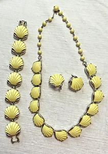 Juego de Collares Vintage CORO PEGASUS Amarillo Termoseta Lucita - Imagen 1 de 7