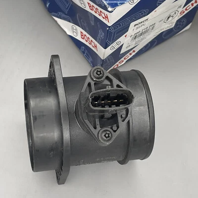 Датчик массового расхода воздуха оригинальный для Volvo S80 C70 V70 V50 S40 XC90 2,5 л 02–07 Bosch MAF - Изображение 1 из 4