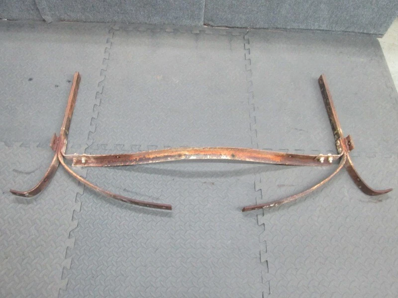 Soportes de parachoques trasero Willys Jeepster de colección soportes años 40 años 50 años 60 Foto 1 de 4