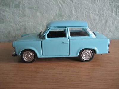 Trabant 601 hellblau Trabi Modellauto 1:34 neuwertig von WELLY - Bild 1 von 4