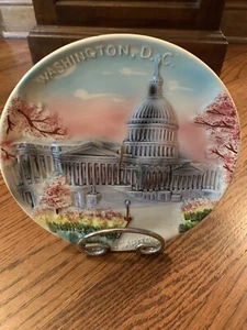 De colección década de 1950 US CAPITOL WASHINGTON, D.C. MAYÓLICA 8 1/8" D. PLACA DE PORCELANA CAPSCO - Imagen 1 de 5