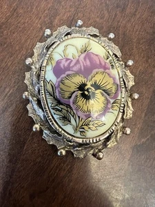 Vintage Framed Pansy Flower Floral Pin Brooch Pendant - Picture 1 of 2