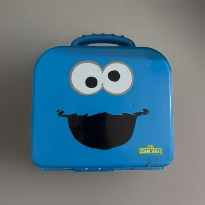 SESAME STREET Blue Cookie Monster On The Go Números Estuche para llevar INCOMPLETO Foto 1 de 4