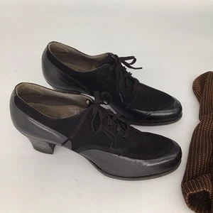 Vintage: 1940s Coward Black Suede and Leather Lace Up Women's Shoes - Picture 1 of 9