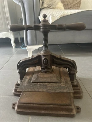 ANCIENNE PRESSE A RELIER DE NOTAIRE EN FONTE C T - Photo 1/2