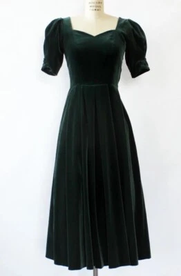 Beautiful Vintage Laura Ashley 90s Emerald Velvet Gown with Bowback - Image 1 of 4