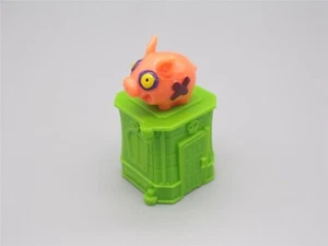 Zomlings: Series 1 - Pigol # 79 rare figure (In The Town: Freaky Farm) - Picture 1 of 1