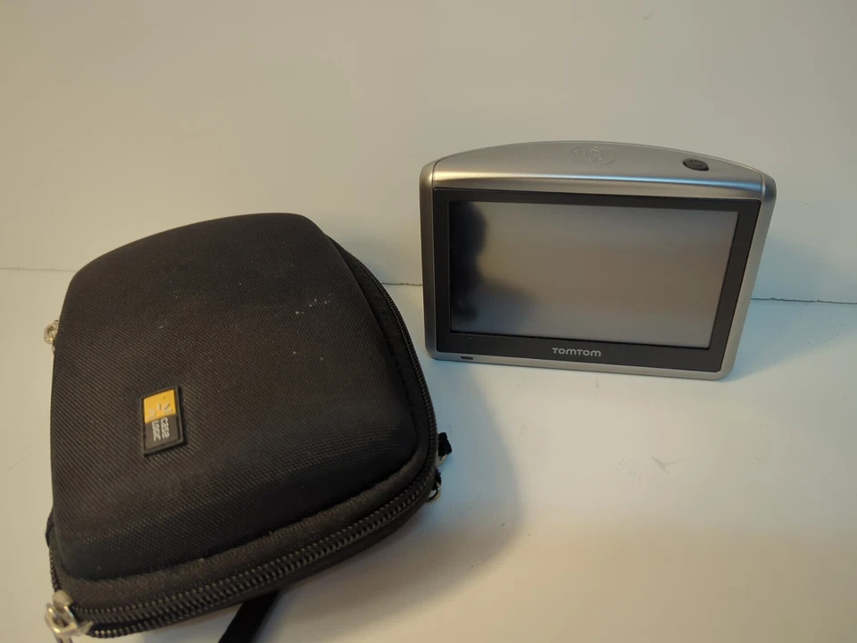 TomTom Tom Tom One XL II 2 Car GPS Unit Bundle Navigation Bluetooth w/ Case - Image 1 of 4