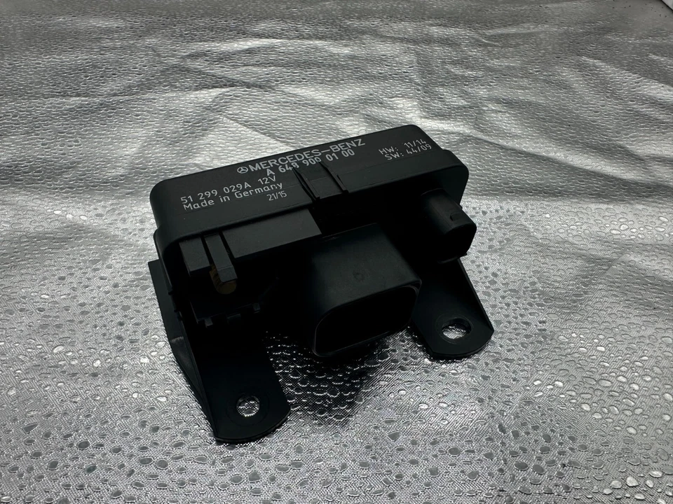 Rele Unidad de Control Mercedes-Benz A6489000100 A 648 900 01 00 51299029A - Imagen 1 de 1