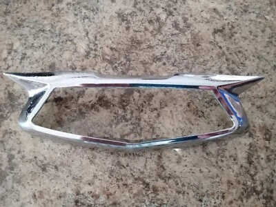 Vintage Chrome OEM 1954 Chevrolet Bel Air 150 210 Bowtie Trunk Bezel #3705032 Foto 1 de 4