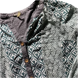 FIND Gimmicks BKE Damen Größe MED grau grün Boho Rüschen Spitze Langarm Top - Bild 1 von 9