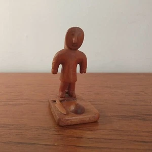 VINTAGE ANTIQUE CARVED WOODEN ESKIMO INUIT ART CARVING 8CMS TALL  - Picture 1 of 12