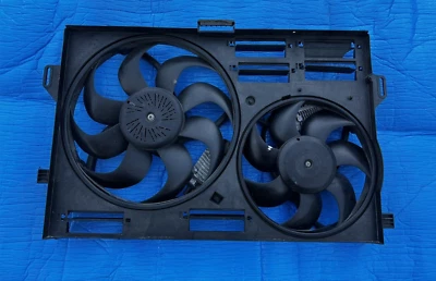 Motor de ventilador doble de refrigeración Aston Martin Rapide S con cubierta OEM  Foto 1 de 4