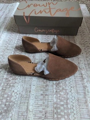 Zapato plano Crown Vintage sin cordones para mujer de gamuza vaca nuez moscada talla 7 Foto 1 de 4