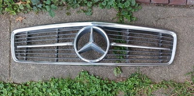 Nice Conditon MERCEDES BENZ 原始设备制造商 R107 350SL 380SL 450SL 560SL 前格栅 72-89 — 第 1/4 张图片