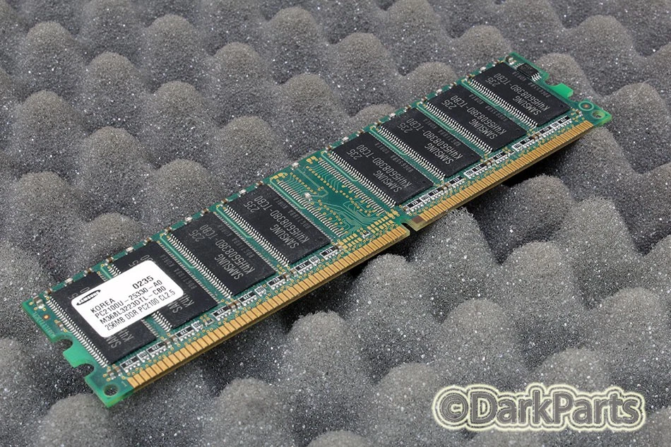 Samsung M368L3223DTL-CB0 256MB Memory RAM PC2100U-25330-A0 - Image 1 of 1