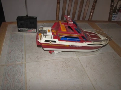 Vtg 1990 Nikko  SUN RUNNER RC Boat 1/20 Scale 27.145 MHz W/REMOTE & CHARGER WORK - Image 1 of 4