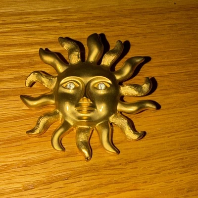 AVON Signed Sun Face Matte Gold Tone Rhinestone Eye Pendant Brooch 2.5" - Image 1 of 4