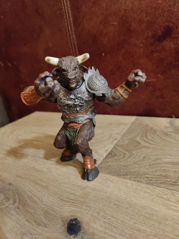 2005 Minotaur Brown Beast 5.5" Hasbro Action Figure Narnia Lion Witch Wardrobe Cover