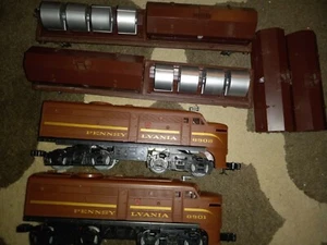 Lionel  Pennsylvania  Diesels W Coil  Carriers W Covers  excellent  condition - Picture 1 of 12
