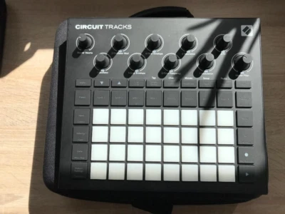 Novation Circuit Tracks + Koffer - Bild 1 von 3